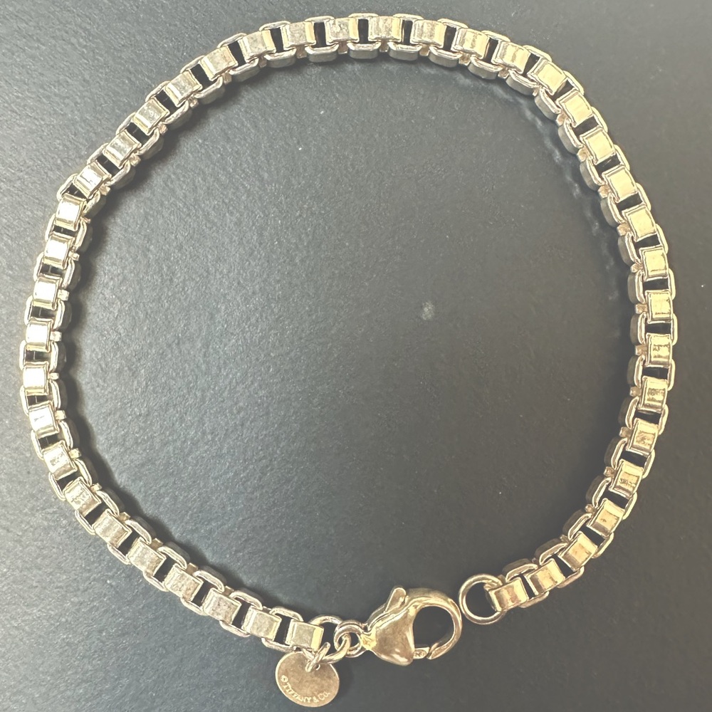 Preowned Tiffany and Co Venetian Boxlink silver bracelet 7.75”